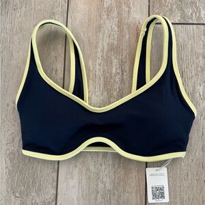 Form Curved Hem Sports Bra